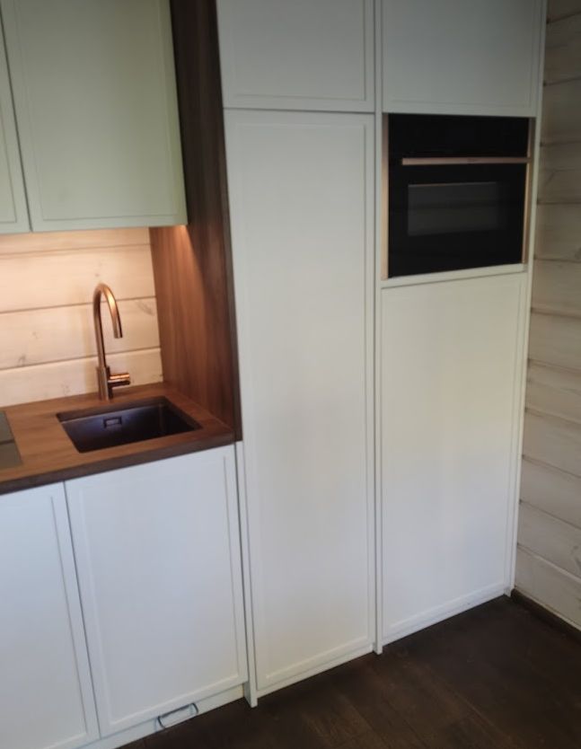 Pocket-door ehk taskusse liikuv uks suletuna